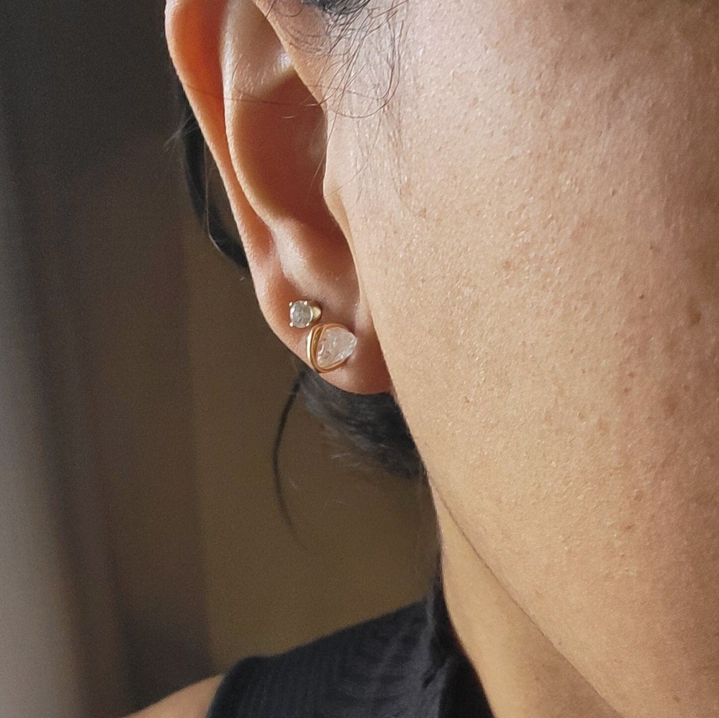 Clear crystal quartz post earrings, Raw crystal healing earrings, mothers days gifted, gift for- her, giftful daughter, giftful sister gift