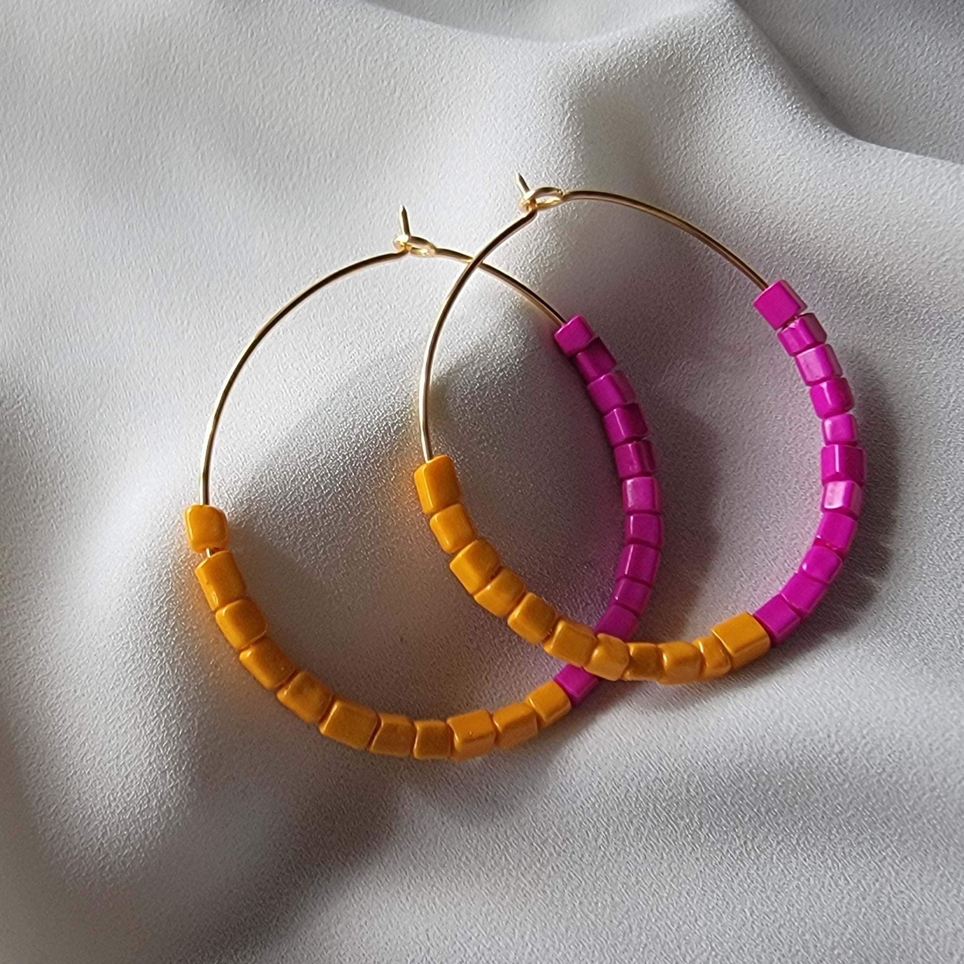 Pink Orange Hoop Earrings, Beaded thin hoop Earrings, Gold filled hoops, Fuchsia colorful earrings, Everyday earrings, Summer earrings