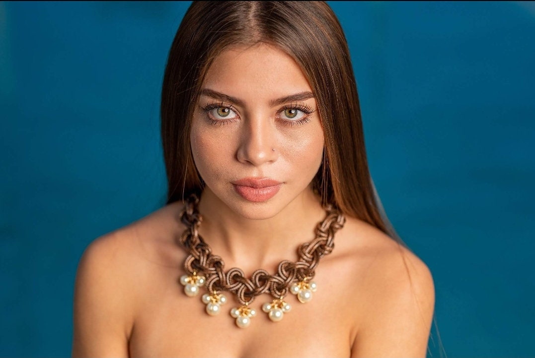 Pearl choker necklace, chunky choker necklace, leather choker red, black necklace choker, gifted choker, chunky charm necklace, moms gifted