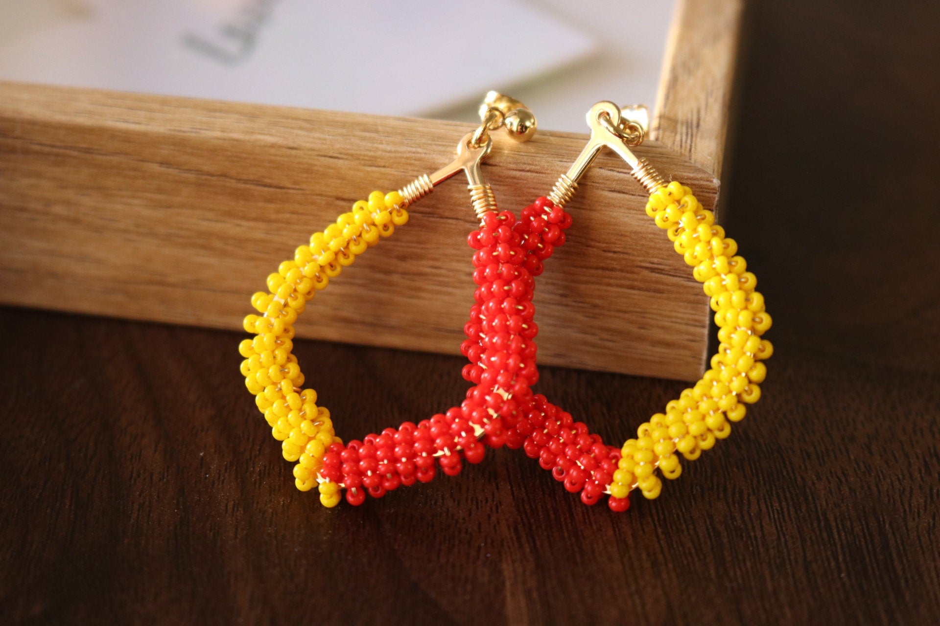 Chunky hoop earrings, thick hoop earrings, Bead Colorful earrings, beaded earrings, summer gifted, giftful earrings, summer gifte earrings