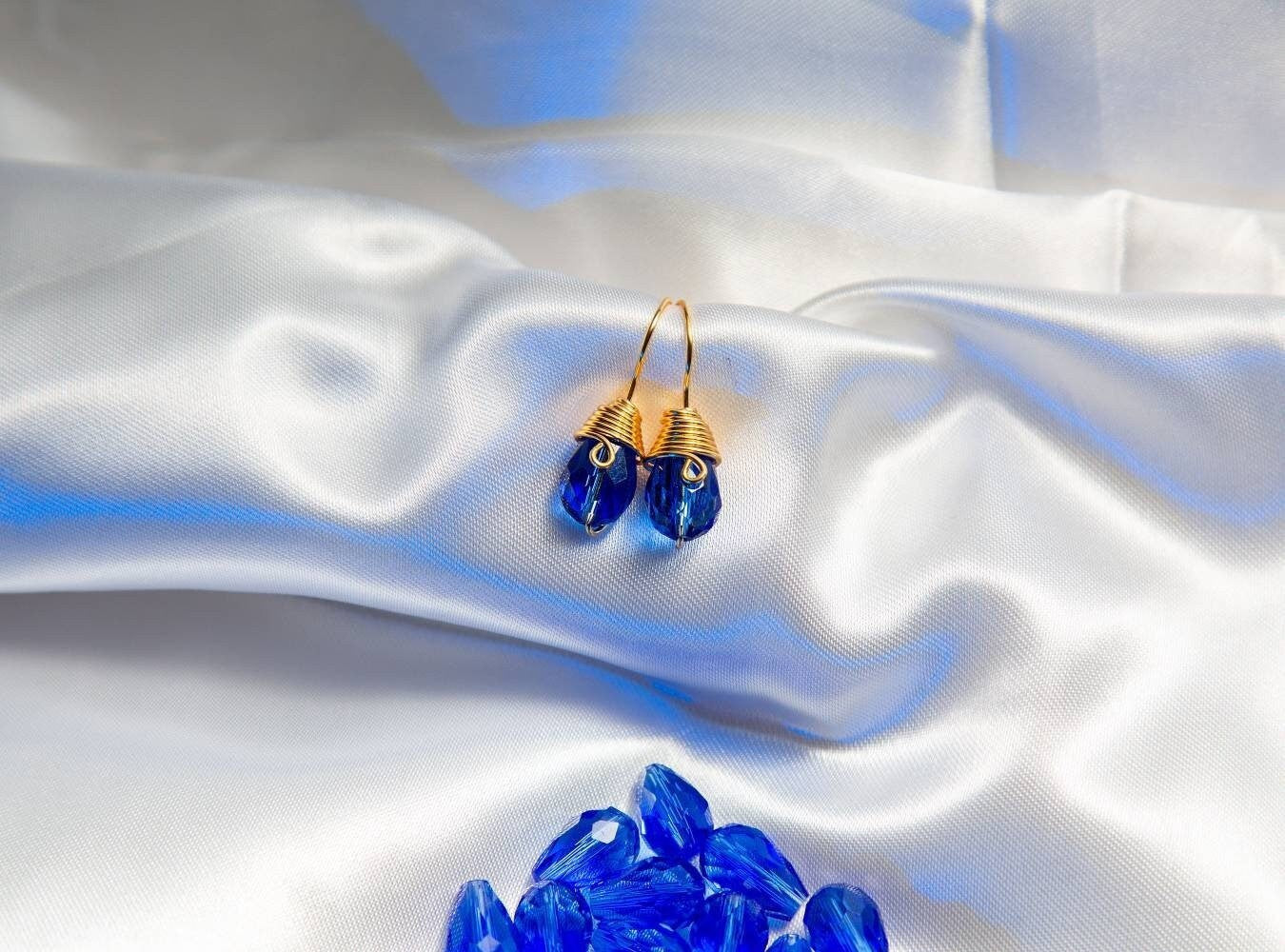 Teardrop crystal Earrings, Deep navy blue, Bridal blue earrings, Bridesmaids earrings, royal blue earrings, navy earrings, Something blue