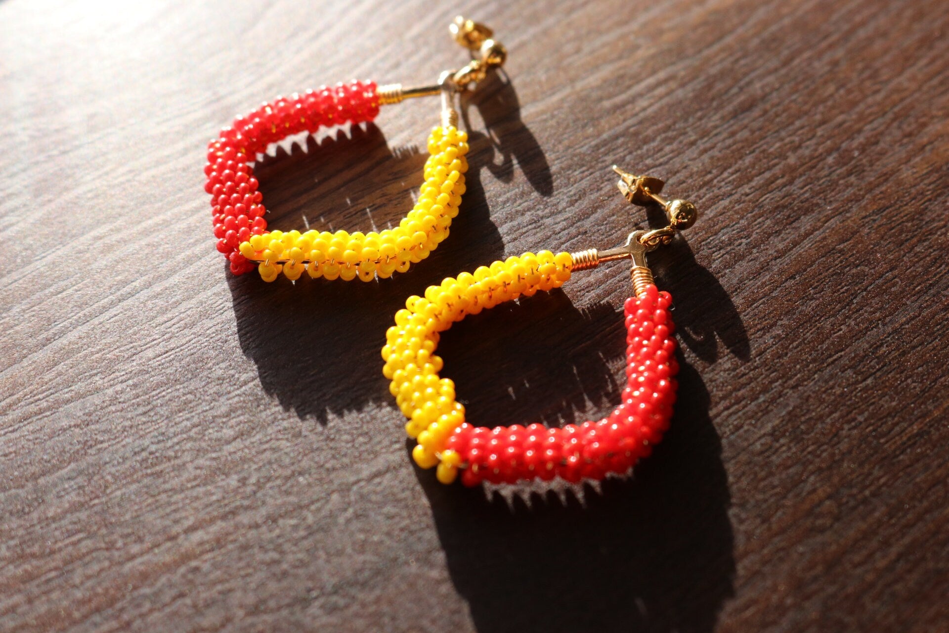 Chunky hoop earrings, thick hoop earrings, Bead Colorful earrings, beaded earrings, summer gifted, giftful earrings, summer gifte earrings