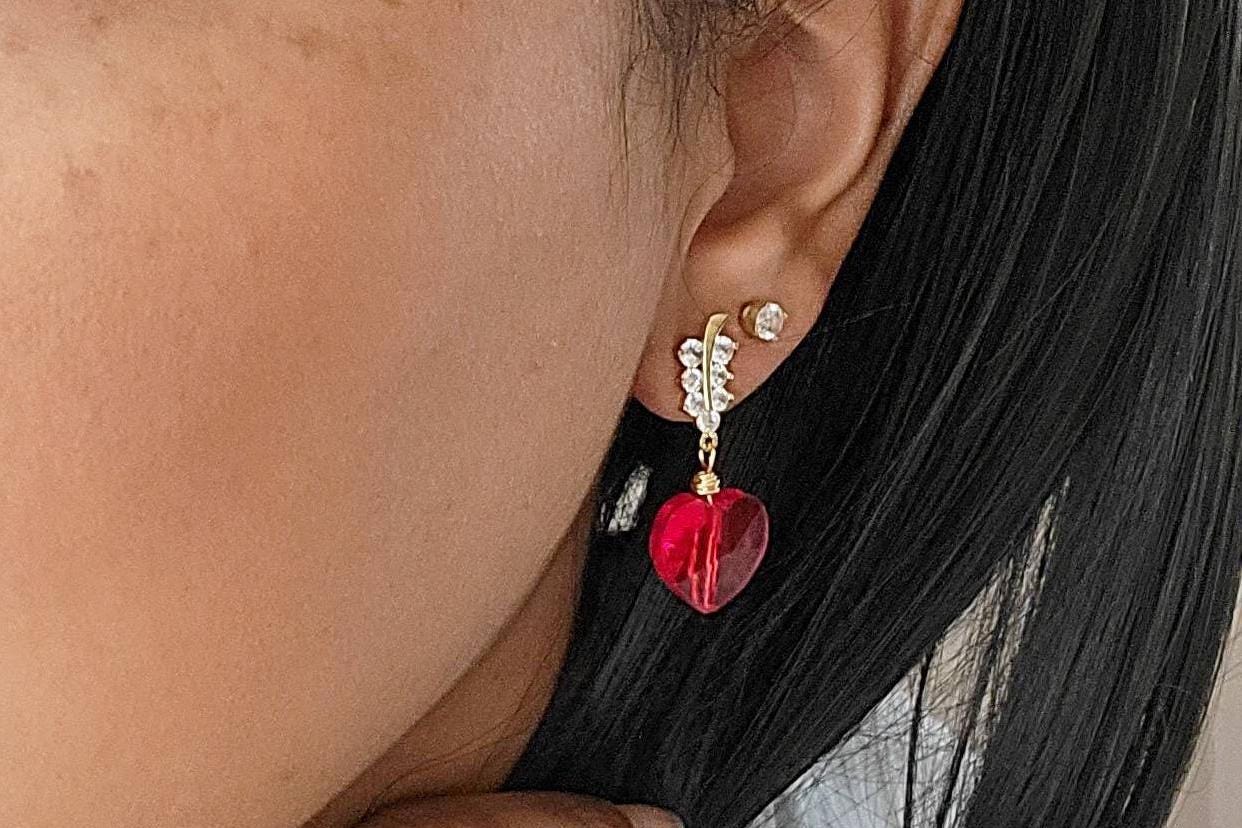 Heart earrings, Heartful earrings, valentins earrings, dropping earring, minimalistic earrings, valentine earrings gifted, gifted earrings