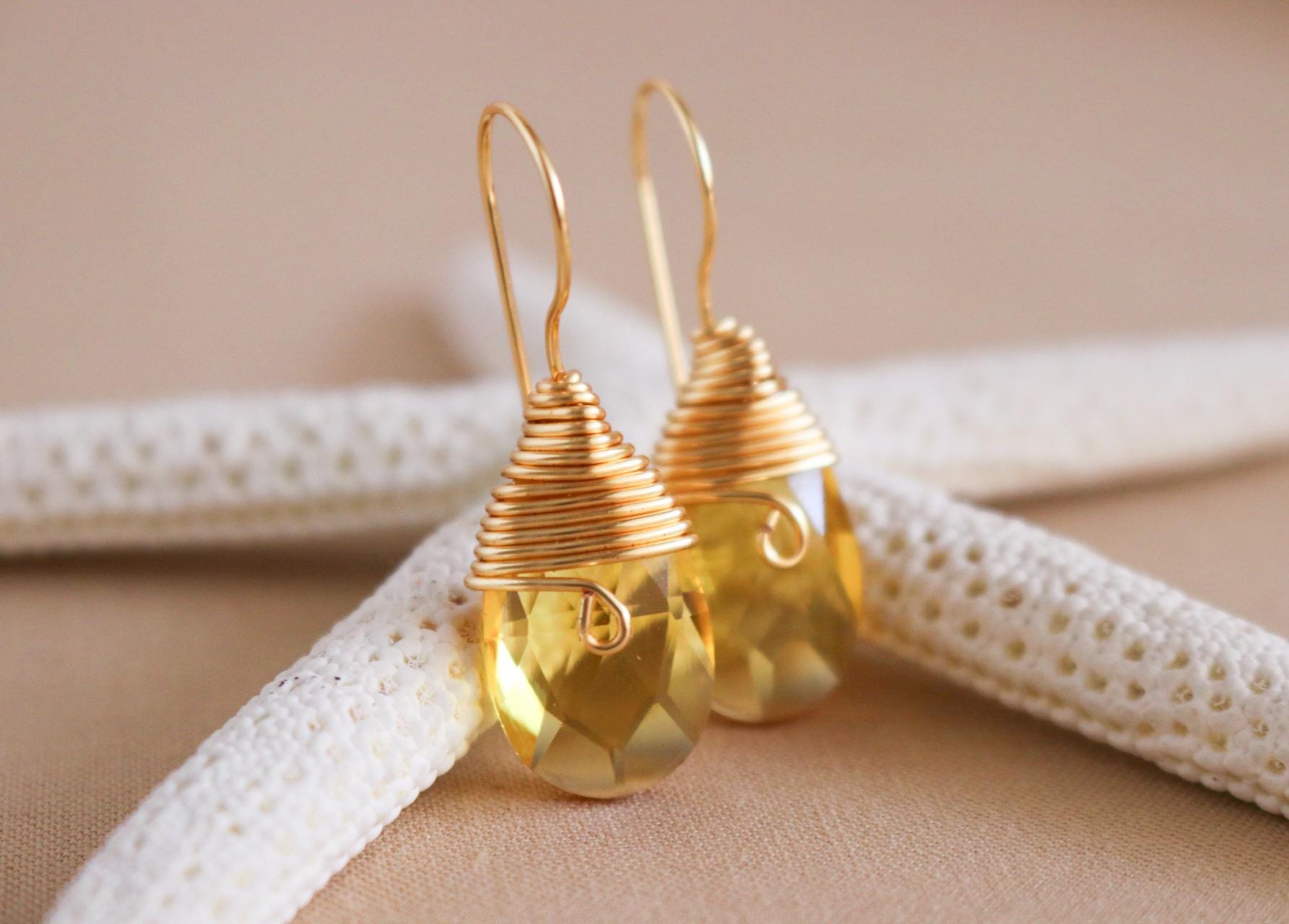 Teardrop Crystal Earrings, Teardrop Earrings for Women Dangle, Waterdrop Gold Earrings Tear Drop Earrings,