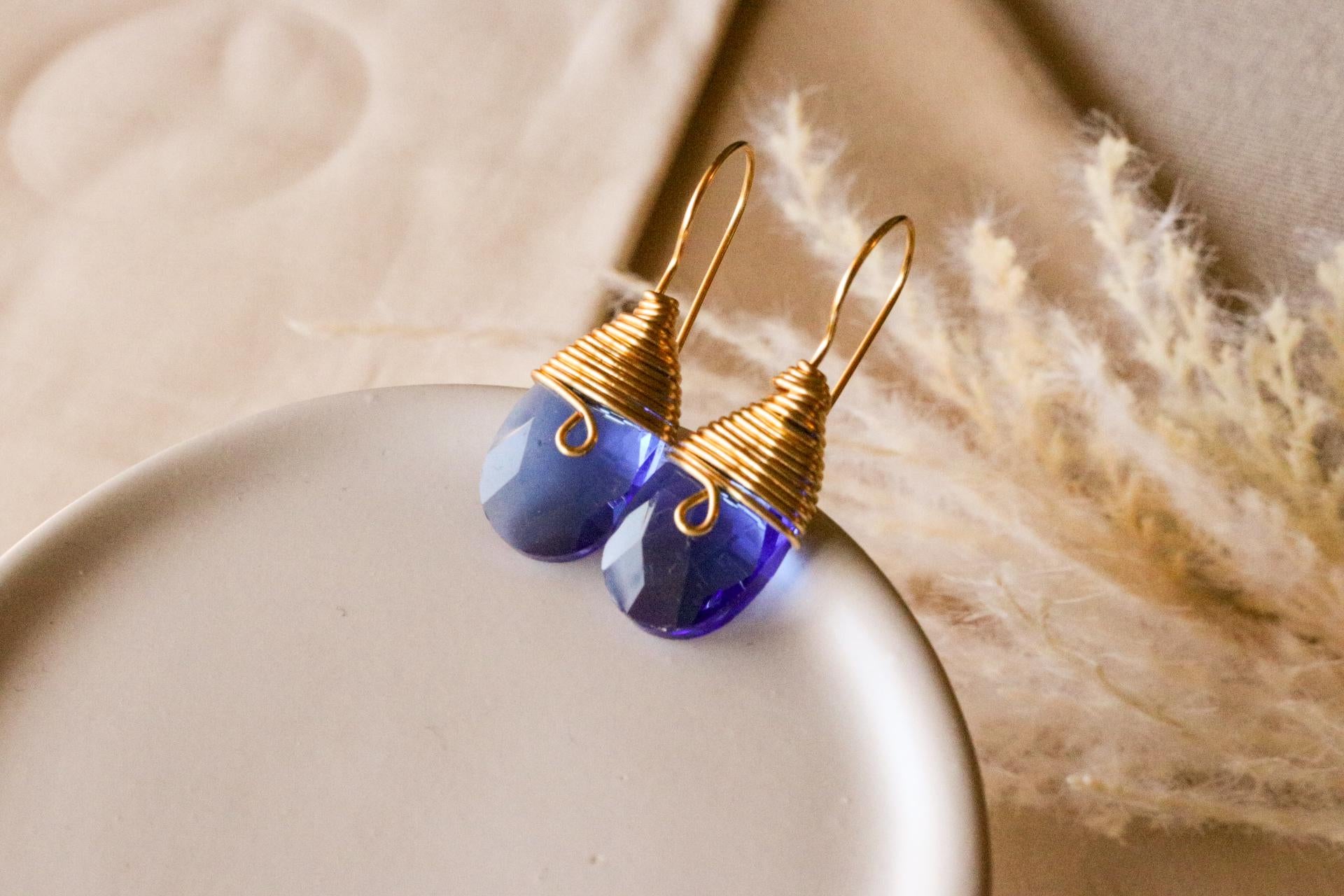 Teardrop earrings, wired earrings, dropping earring, water drops earrings, maid-of-honor gift, bridal giftful, weddings- giftful