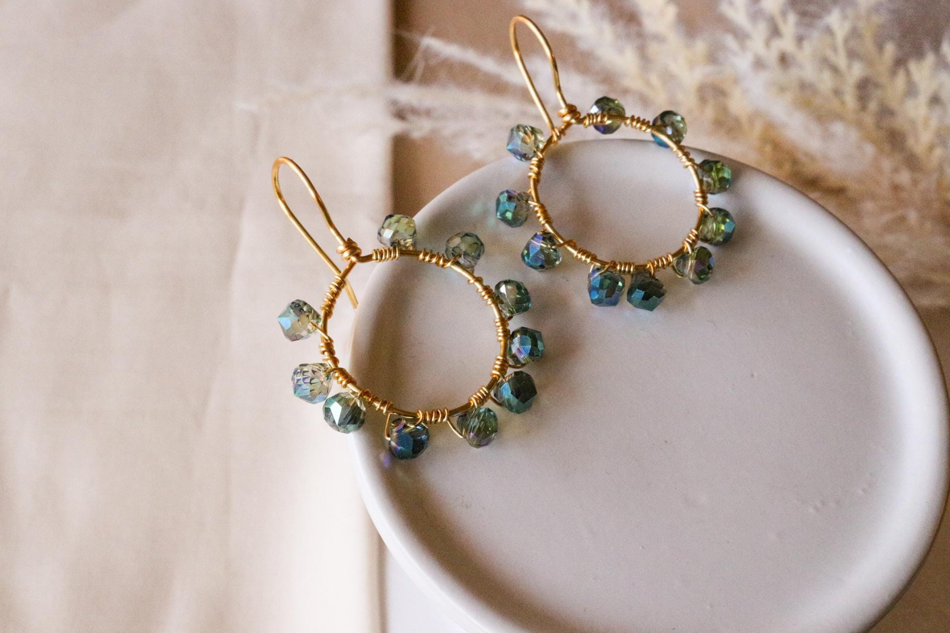 Thin hoop, gold hoop thin, gold crystal hoops, dainty hoop earrings, minimaliste earring, minimalistic gold earrings, maid-of-honor gift